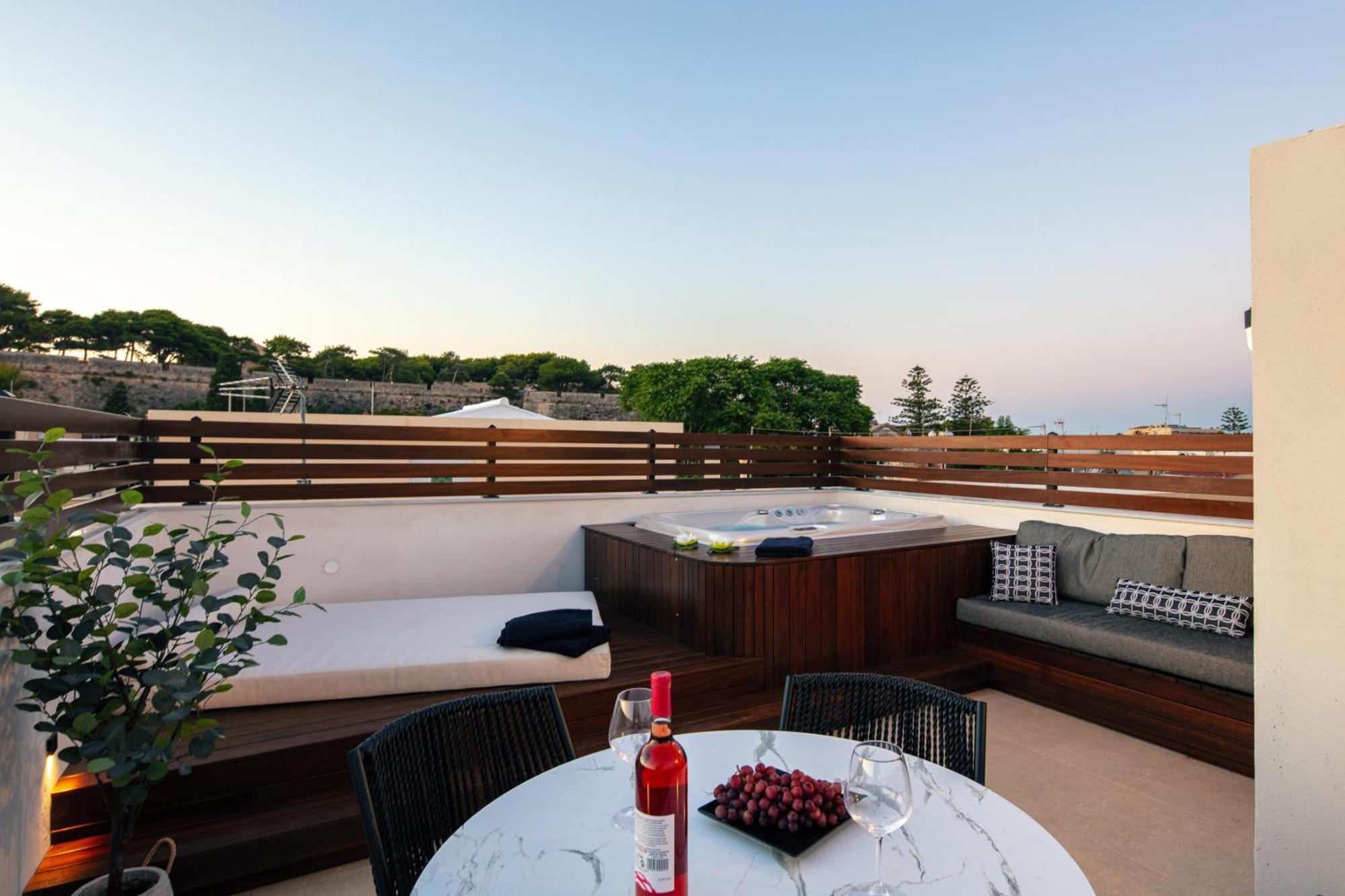 Le Bijou Luxury Suites Rethymno Exterior photo